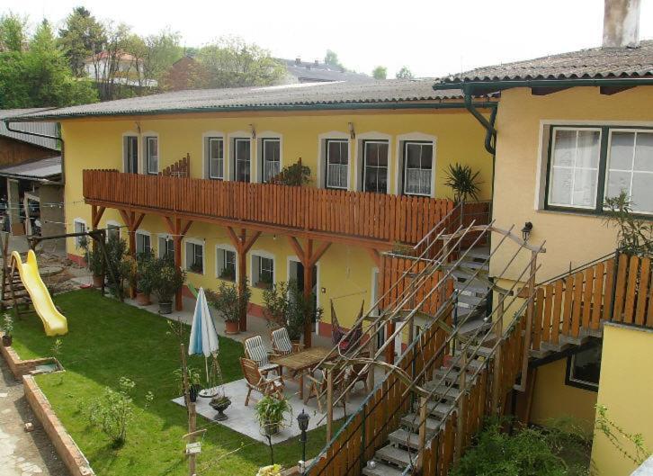 Weingut Zur Schlafmuetze Hotel Herrnbaumgarten Buitenkant foto